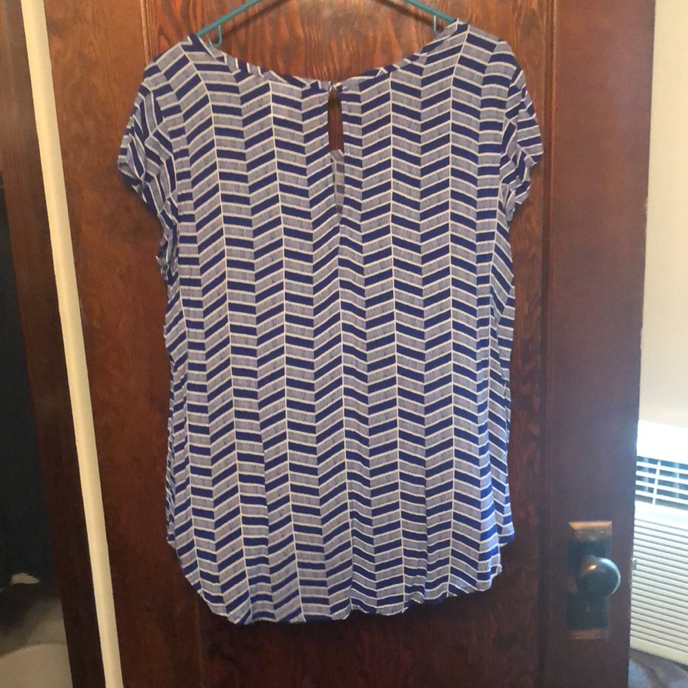 Blue Shirt with Pattern - Picture 3 of 3